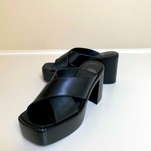 Jeffrey Campbell Kiff Black Platform Slide Sandal
Women Size 8.5